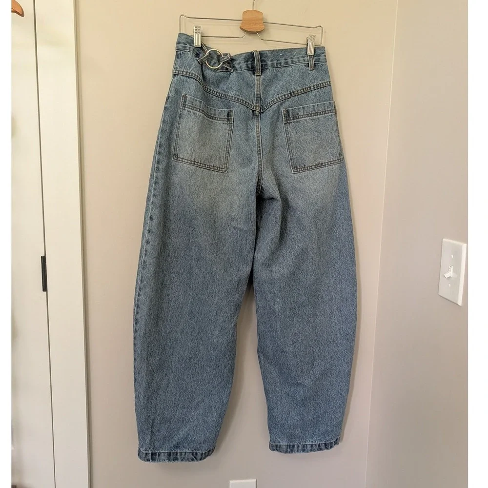 KBD by Kahlana Barrel Leg Jeans Light Wash Vintage Wash O-Ring Baggy - Picture 2 of 7